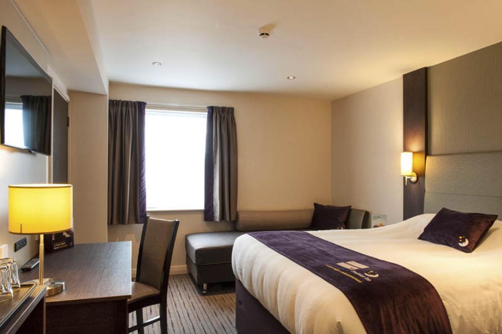 Premier Inn Wirral - Heswall Ngoại thất bức ảnh